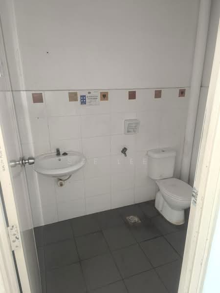 Shop for Rent in Taman Desa Tebrau (Tebrau) - Sze Lee - Bathroom - PropertyGuru.com.my