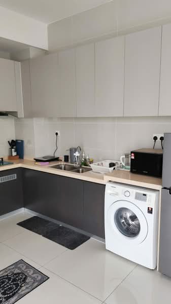 Condominium for Rent at Bay Laurel @ Country Garden Danga Bay - Jack Wong - Kitchen - PropertyGuru.com.my