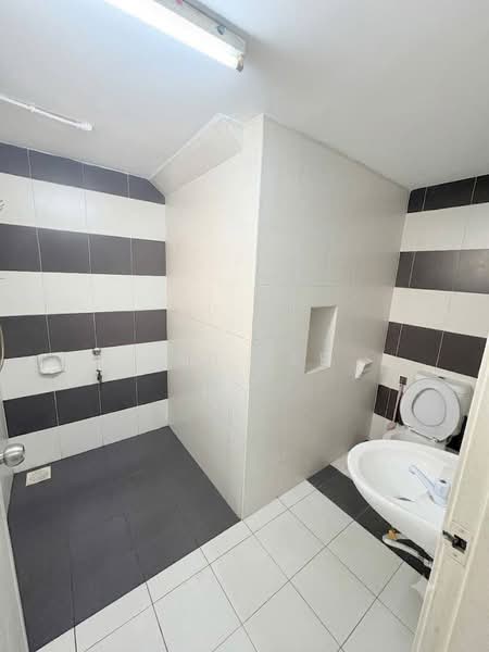 2-storey Terraced House for Rent in Setia Tropika (Johor Bahru) - Ben Lee - Bathroom - PropertyGuru.com.my
