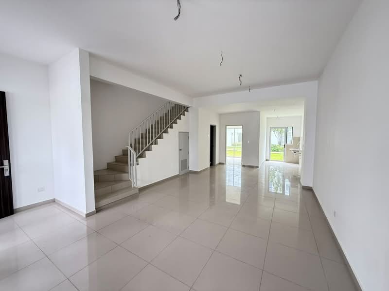 2-storey Terraced House for Sale in Bandar Tasik Puteri (Rawang) - Tom Yip - Living Room - PropertyGuru.com.my