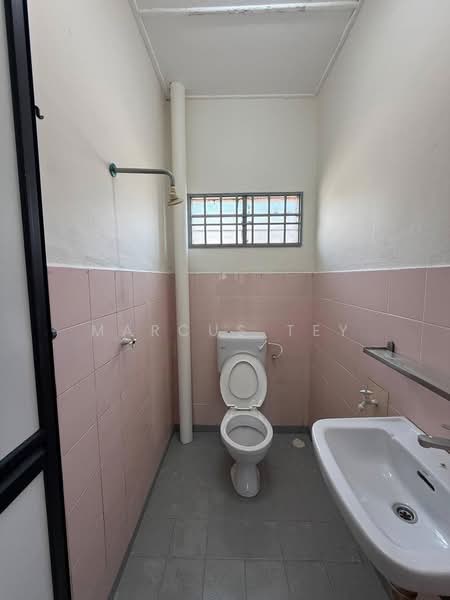 Rumah Teres 2 Tingkat untuk Dijual di Kota Masai (Pasir Gudang) - Marcus Tey - Bathroom - PropertyGuru.com.my
