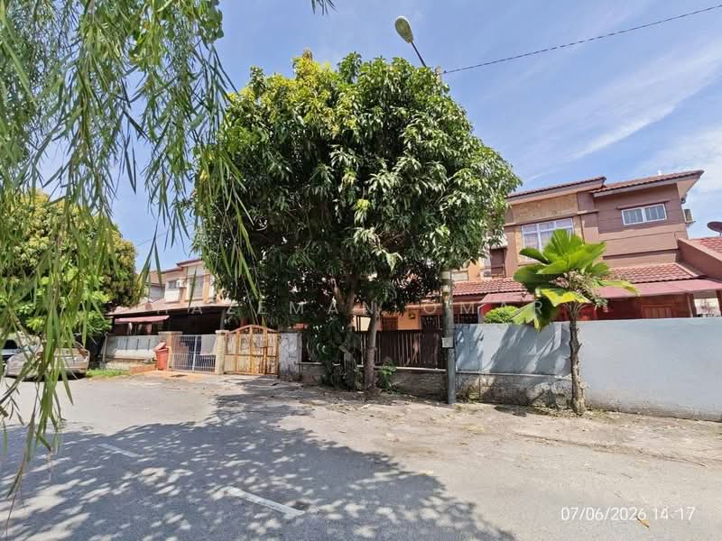 Rumah Berkembar untuk Dijual di Saujana Utama (Selangor) - Hazeman Omar - Exterior - PropertyGuru.com.my