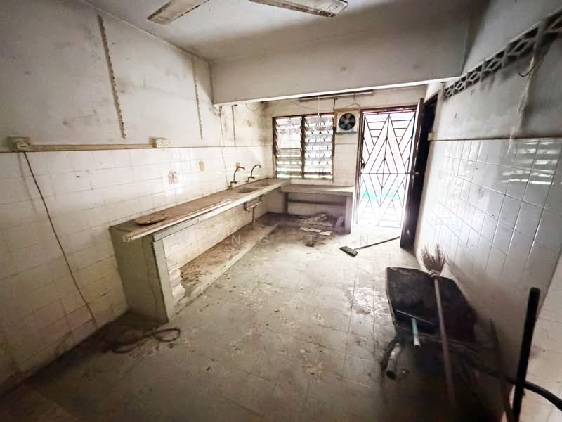 Rumah Teres 3 Tingkat untuk Dijual di Taman Sri Muda (Shah Alam) - Weng Tan - Kitchen - PropertyGuru.com.my