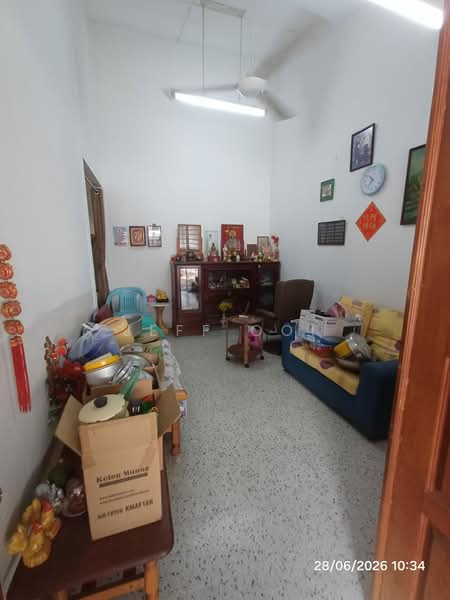 Rumah Teres 1 Tingkat untuk Dijual di Bukit Gedung (Bayan Baru) - Jeff Ooi - Living Room - PropertyGuru.com.my