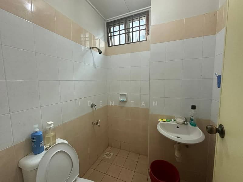 2-storey Terraced House for Sale in Taman Skudai Indah (Skudai) - Iden Tan - Bathroom - PropertyGuru.com.my