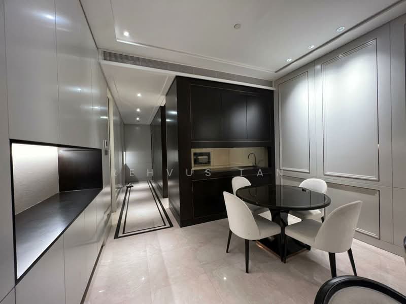 Servis Apartment untuk Disewa di Pavilion Suites - Rehvus Tan - Corridor - PropertyGuru.com.my