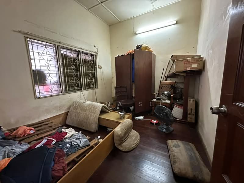 Rumah Teres 1 Tingkat untuk Dijual di Taman Radzi (Klang) - Diana See - Bedroom - PropertyGuru.com.my