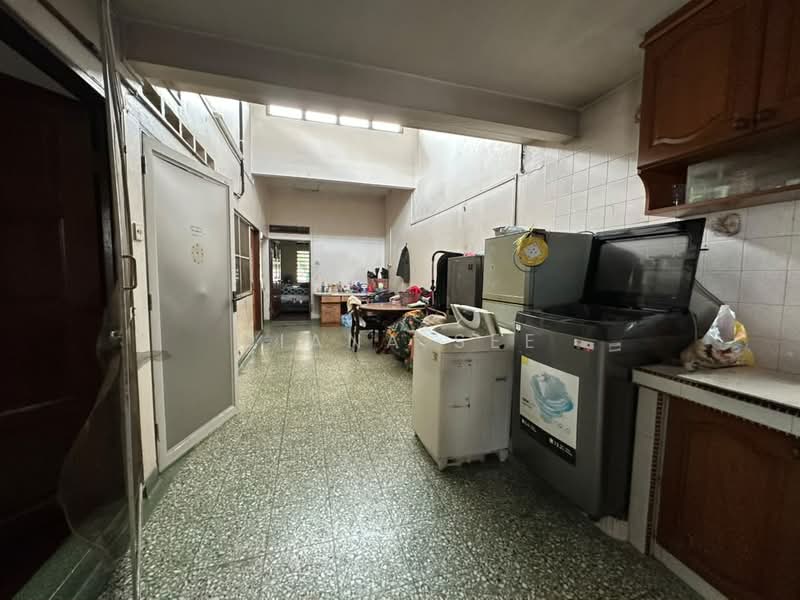 Rumah Teres 1 Tingkat untuk Dijual di Taman Radzi (Klang) - Diana See - Kitchen - PropertyGuru.com.my