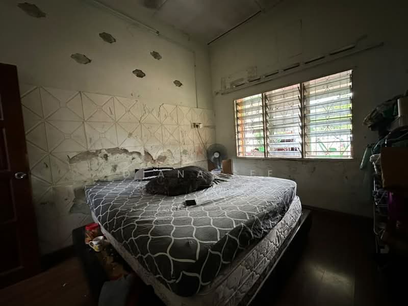 Rumah Teres 1 Tingkat untuk Dijual di Taman Radzi (Klang) - Diana See - Bedroom - PropertyGuru.com.my