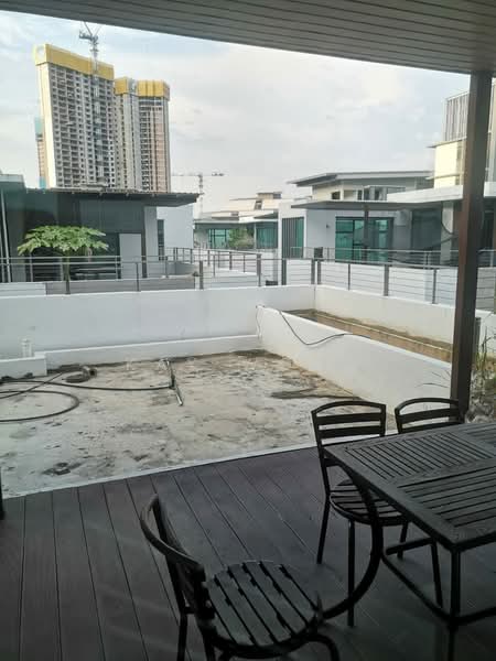 Kondominium untuk Dijual di The LIGHT COLLECTION I - Kay Wong - Exterior - PropertyGuru.com.my