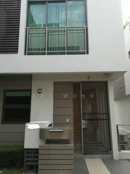 Kondominium untuk Dijual di The LIGHT COLLECTION I - Kay Wong - Exterior - PropertyGuru.com.my