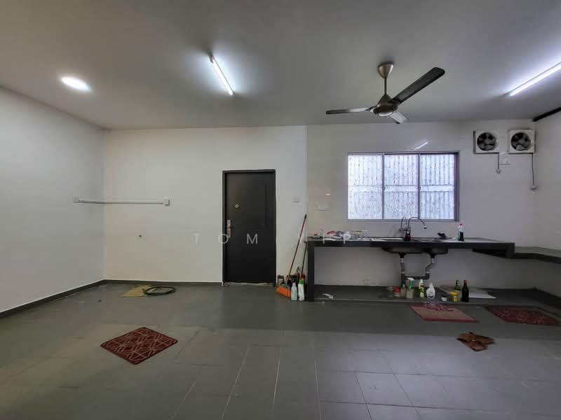 2-storey Terraced House for Sale in Bandar Tasik Puteri (Rawang) - Tom Yip - Kitchen - PropertyGuru.com.my