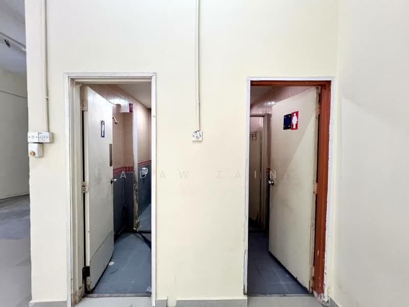 Shop for Rent in Kota Kemuning (Shah Alam) - Adaw Zain - Bathroom - PropertyGuru.com.my