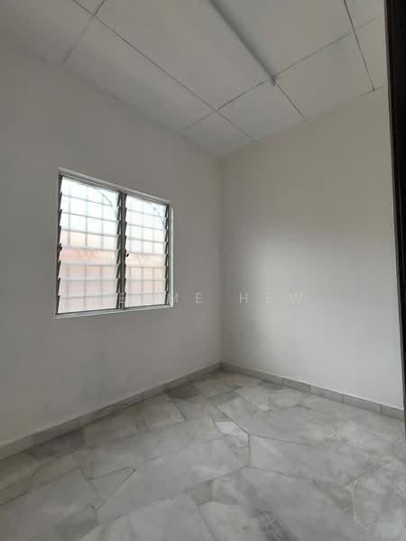 1-storey Terraced House for Sale in Taman Kajang Prima (Kajang) - Herme Hew - Small room - PropertyGuru.com.my