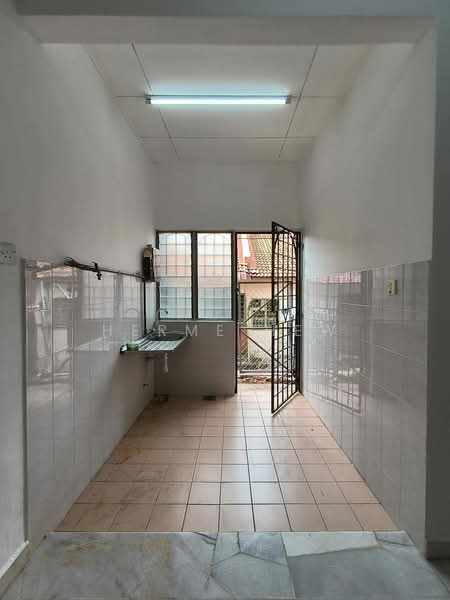 1-storey Terraced House for Sale in Taman Kajang Prima (Kajang) - Herme Hew - Kitchen - PropertyGuru.com.my