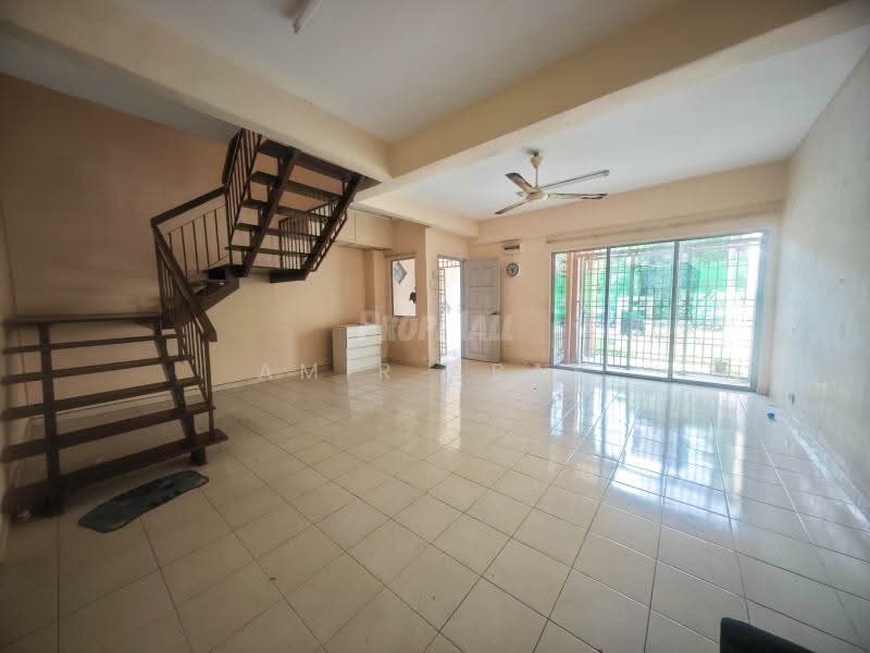 2-storey Terraced House for Sale in Bangi (Selangor) - Amir Abas - Living Room - PropertyGuru.com.my