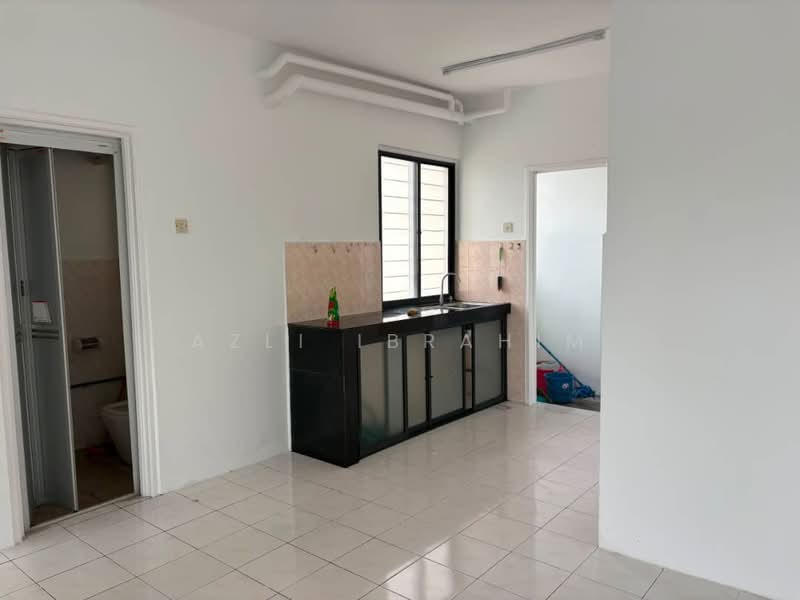 Apartment for Sale at Vista Pinggiran Apartment - Azli Ibrahim - Kitchen - PropertyGuru.com.my