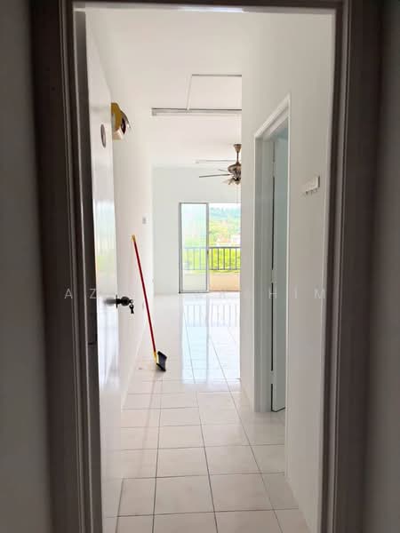 Apartment for Sale at Vista Pinggiran Apartment - Azli Ibrahim - Corridor - PropertyGuru.com.my