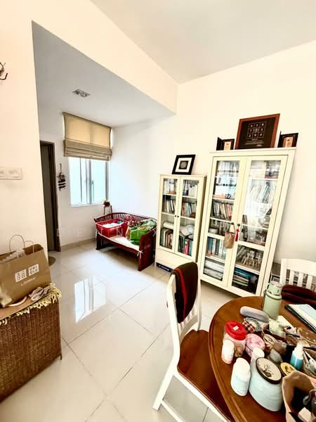 Rumah Berkembar untuk Dijual di Saujana Villa (Kajang) - Dennix Chin - Living Room - PropertyGuru.com.my