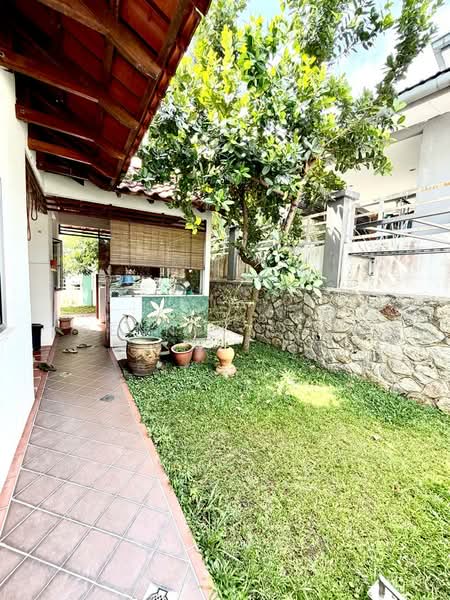 Rumah Berkembar untuk Dijual di Saujana Villa (Kajang) - Dennix Chin - Exterior - PropertyGuru.com.my