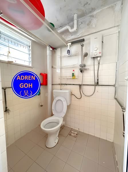 Flat for Rent at Bukit Gedong - Adren Goh - Bathroom - PropertyGuru.com.my