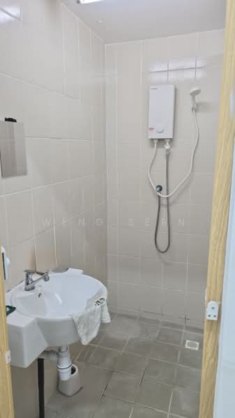 Apartment for Rent at Taman Bukit Erskine - Weng Sern - Bathroom - PropertyGuru.com.my