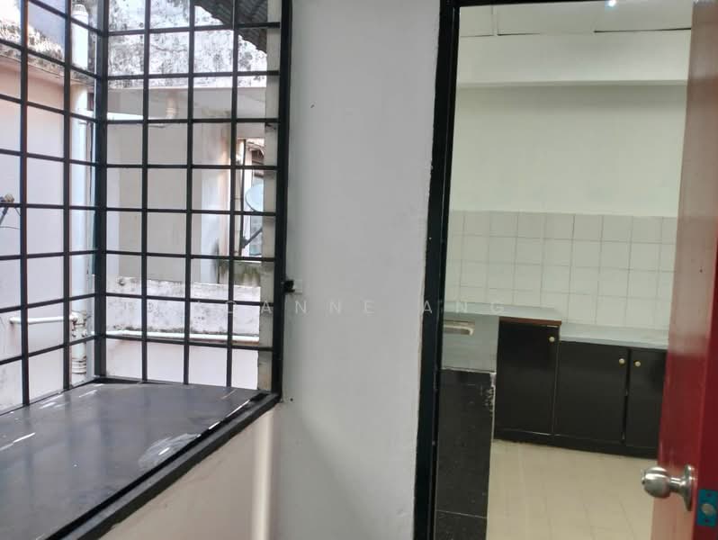 Pangsapuri untuk Dijual di Idaman Apartment - Joanne Ang - Kitchen - PropertyGuru.com.my