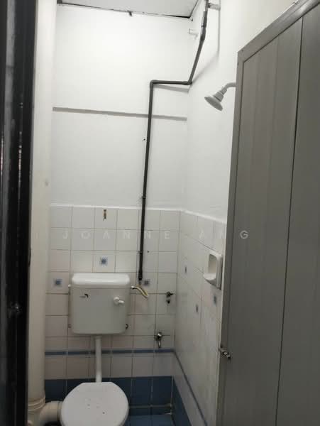Pangsapuri untuk Dijual di Idaman Apartment - Joanne Ang - Bathroom - PropertyGuru.com.my