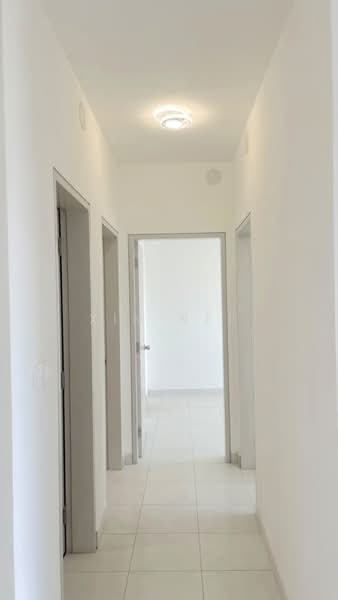 Pangsapuri untuk Disewa di Residensi Riamas - Xin Nee - Corridor - PropertyGuru.com.my