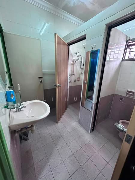 Rumah Teres 2 Tingkat untuk Dijual di Taman Pelangi Indah (Ulu Tiram) - Hui Hui . - PropertyGuru.com.my