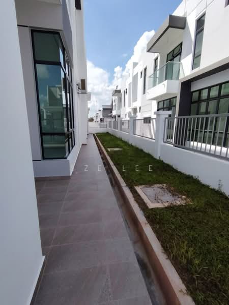 Link Bungalow for Sale in Taman Daya (Johor Bahru) - Sze Lee - Exterior - PropertyGuru.com.my