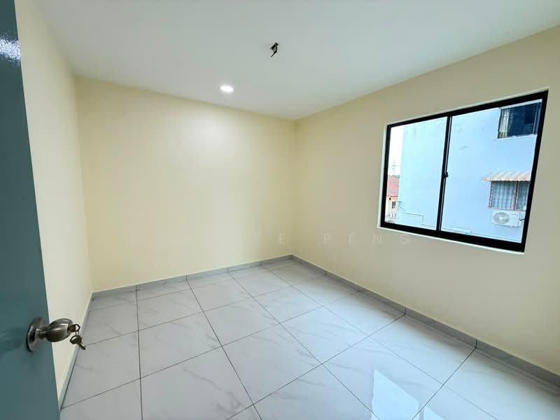 Rumah Flat untuk Dijual di Flat Bandar Selesa Jaya @ Jalan Silat Gayong - Cora Loh - PropertyGuru.com.my