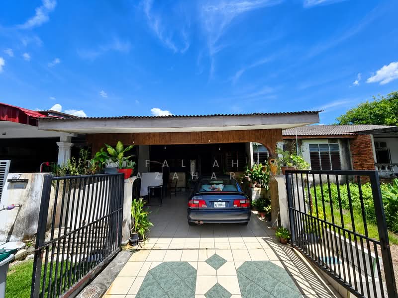1.5-storey Terraced House for Sale in Bandar Baru Senawang (Senawang) - Naufal Ahmad Azahari - PropertyGuru.com.my