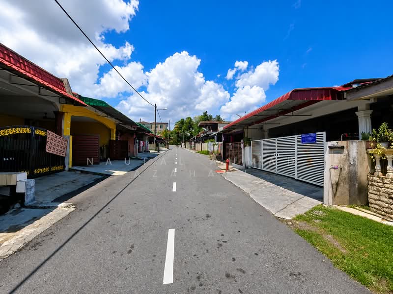 1.5-storey Terraced House for Sale in Bandar Baru Senawang (Senawang) - Naufal Ahmad Azahari - PropertyGuru.com.my