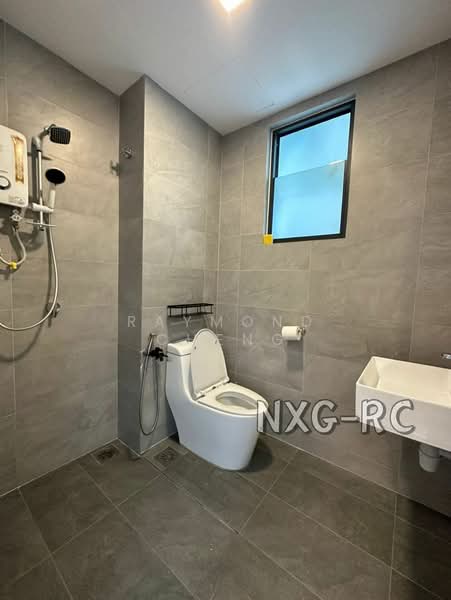 Servis Apartment untuk Dijual di SUNSURIA FORUM SERVICED APARTMENT - Raymond Cheng - Bathroom - PropertyGuru.com.my