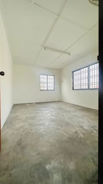 1.5-storey Terraced House for Sale in Taman Lian Seng (Kluang) - Shanel Tee - Interior - PropertyGuru.com.my