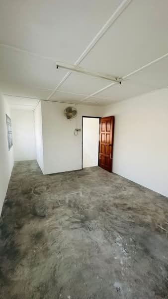 1.5-storey Terraced House for Sale in Taman Lian Seng (Kluang) - Shanel Tee - Interior - PropertyGuru.com.my