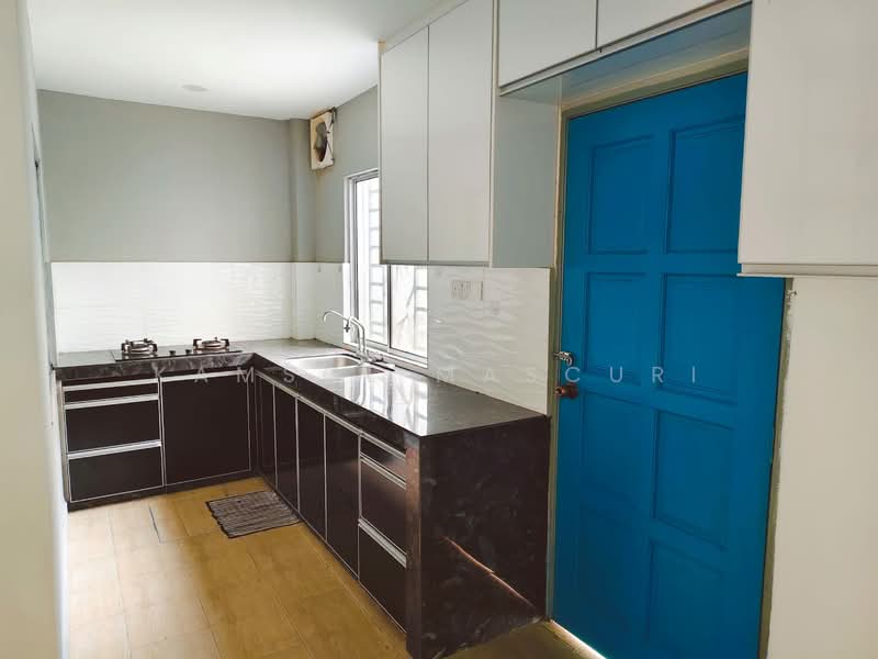 Rumah Teres 2 Tingkat untuk Dijual di Bandar Baru Puncak Alam (Puncak Alam) - Kamsol Mascuri - Kitchen - PropertyGuru.com.my