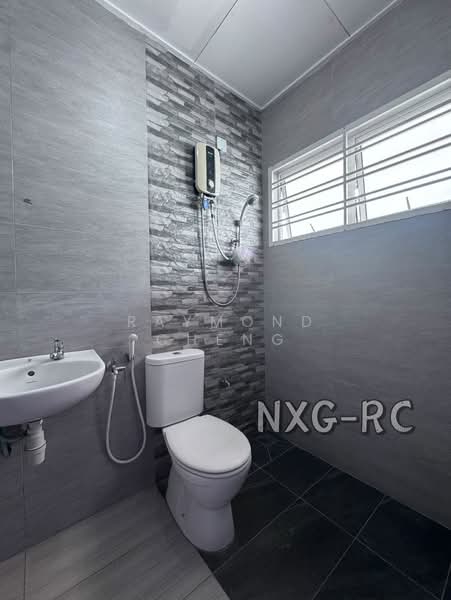 Rumah Teres 2 Tingkat untuk Dijual di Bandar Puteri Klang (Klang) - Raymond Cheng - Bathroom - PropertyGuru.com.my