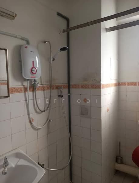 Pangsapuri untuk Dijual di Sri Permai - Jeff Ooi - Bathroom - PropertyGuru.com.my