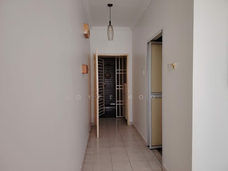 Apartment for Sale at Puteri Bayu Apartment - Joyce Hoo - Corridor - PropertyGuru.com.my