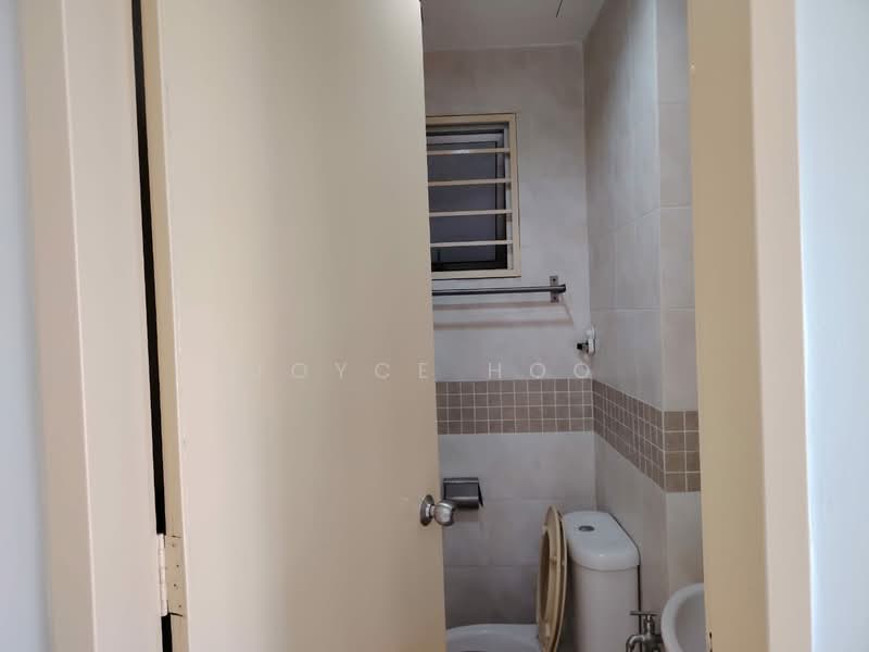 Apartment for Sale at Puteri Bayu Apartment - Joyce Hoo - Bathroom - PropertyGuru.com.my