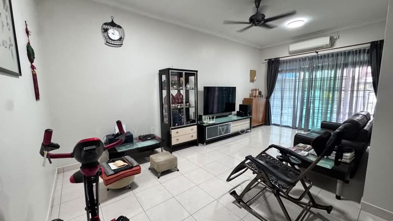 1.5-storey Terraced House for Sale in Taman Gaya (Ulu Tiram) - Kayden Voon - Living Room - PropertyGuru.com.my