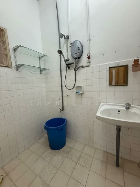 Rumah Teres 1 Tingkat untuk Dijual di Kluang (Johor) - Shanel Tee - Bathroom - PropertyGuru.com.my
