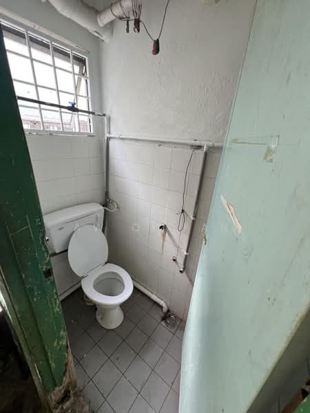 Shop / Office for Rent in Taman Sri Rampai (Wangsa Maju) - Aw Qi Fan - Bathroom - PropertyGuru.com.my