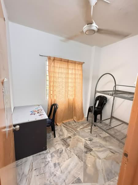 Pangsapuri untuk Disewa di Astana Alam Apartment 2 - Rohana Ishak - Bedroom - PropertyGuru.com.my