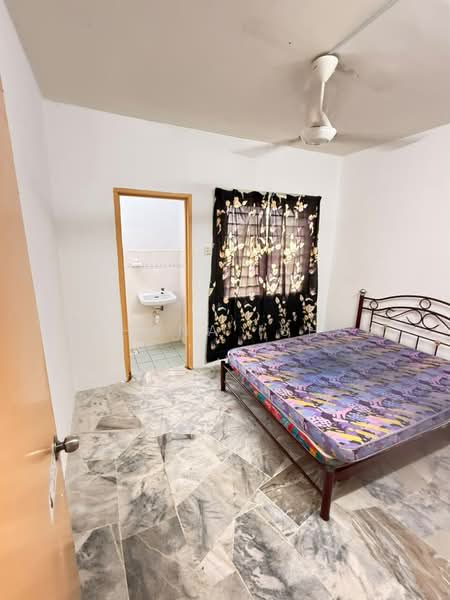 Pangsapuri untuk Disewa di Astana Alam Apartment 2 - Rohana Ishak - Bedroom - PropertyGuru.com.my