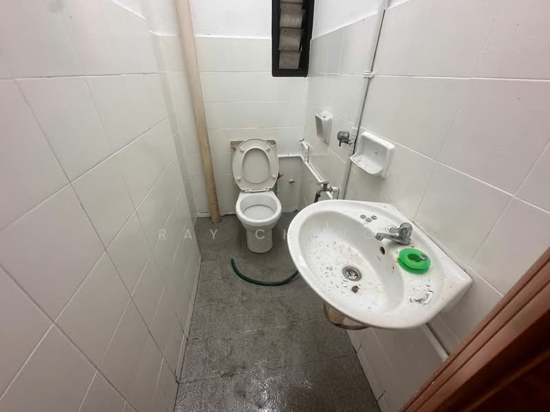 Apartment for Rent at Sri Gotong Apartment - Ray Chong - Bathroom - PropertyGuru.com.my
