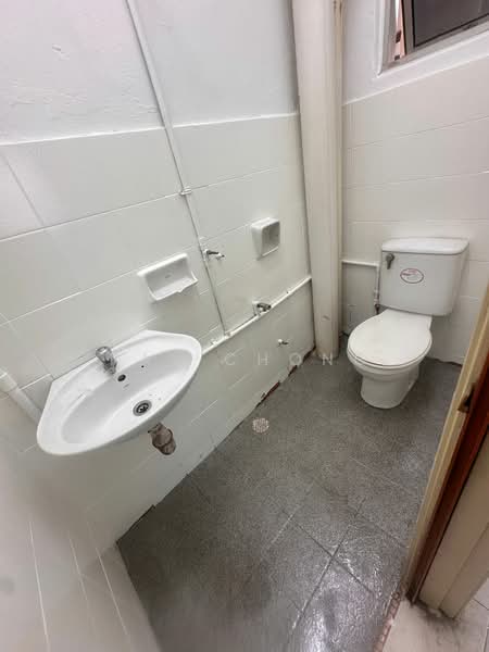 Apartment for Rent at Sri Gotong Apartment - Ray Chong - Bathroom - PropertyGuru.com.my