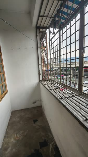 Shop / Office for Rent in Bandar Baru Ampang (Ampang) - Ethan Chong - Balcony - PropertyGuru.com.my